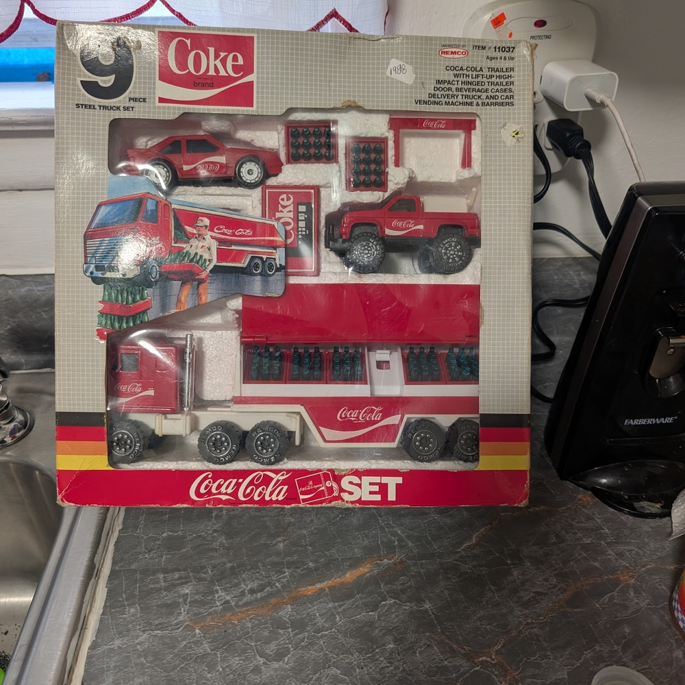 VINTAGE COCA COLA REMCO  STEEL COCA COLA TRUCK 9 PIECE SET